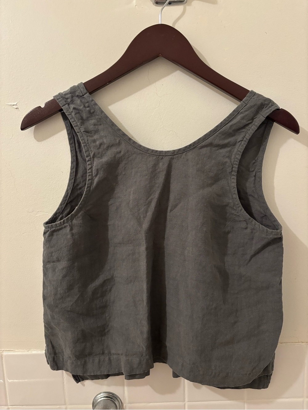 Ilana Kohn Roxey linen tank in charcoal - Picture 3 of 6